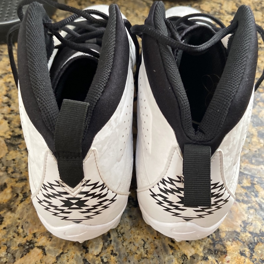 Football cleats - Picture 4 of 5